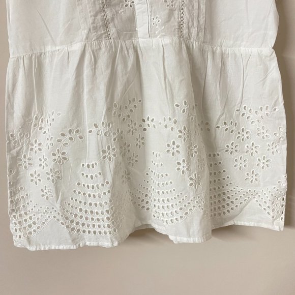 Medium- 100% Cotton White Top - Picture 5 of 5